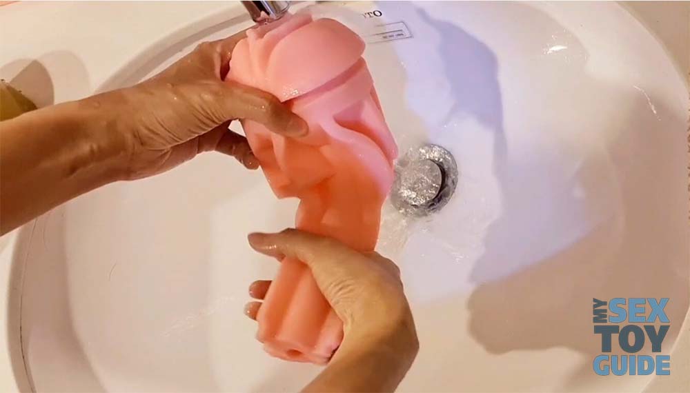 Cleaning a Fleshlight with warm water