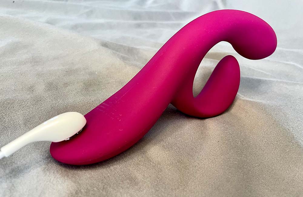 We-Vibe Nova 2 charging