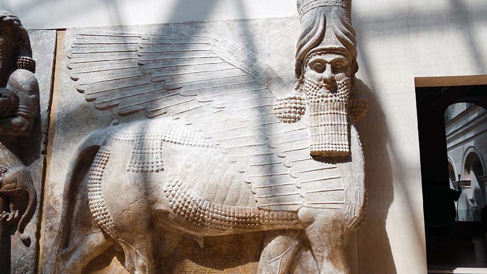 Old statue in Mesopotamia