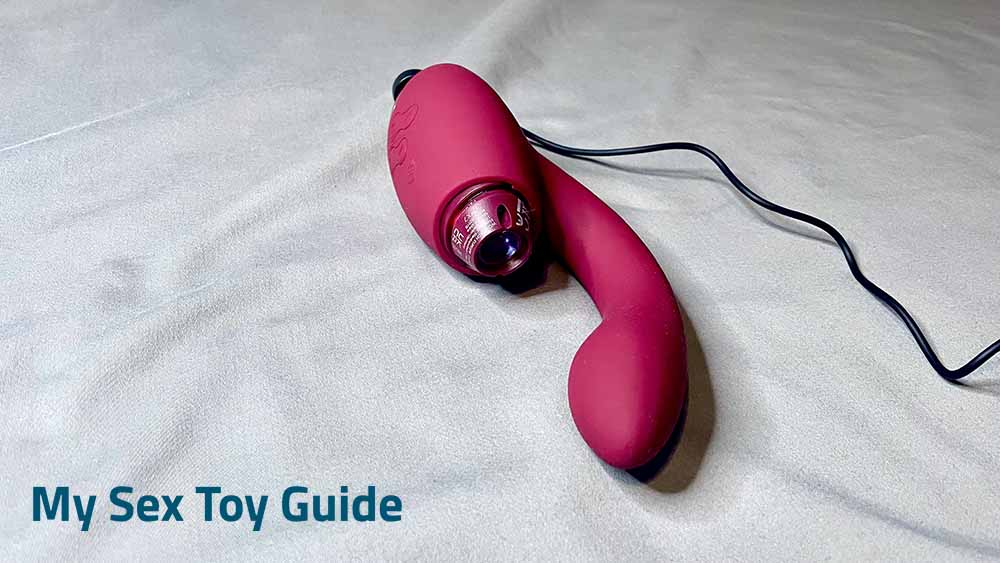 Womanizer Duo 2 with the silicone head detached
