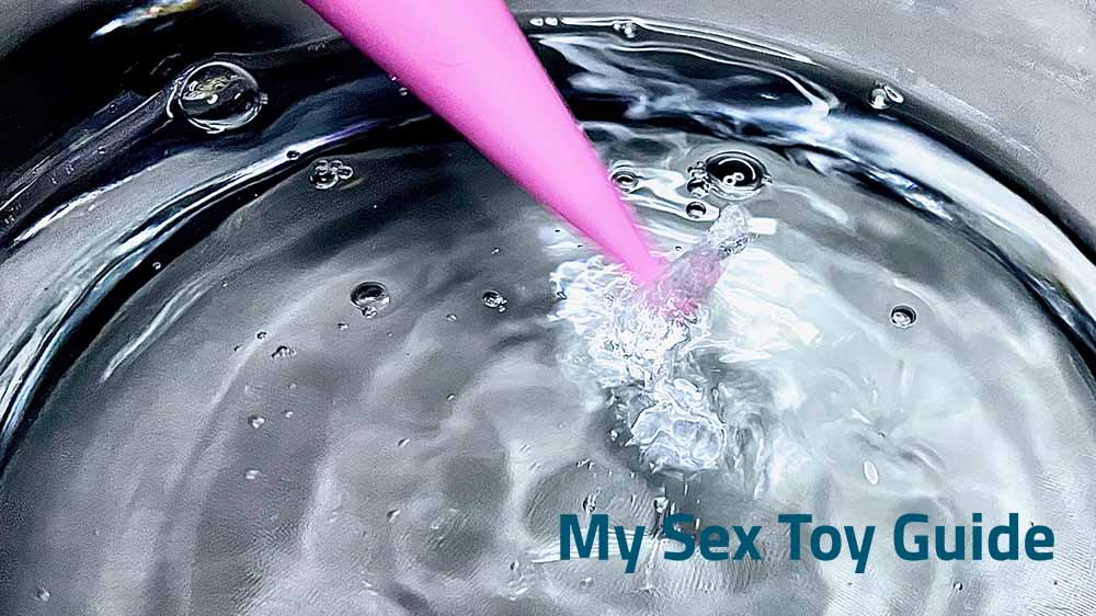 Me testing the LELO DOT Travel power in water
