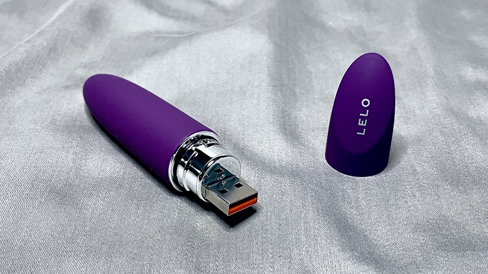 Lelo Mia 3 with the USB charging port
