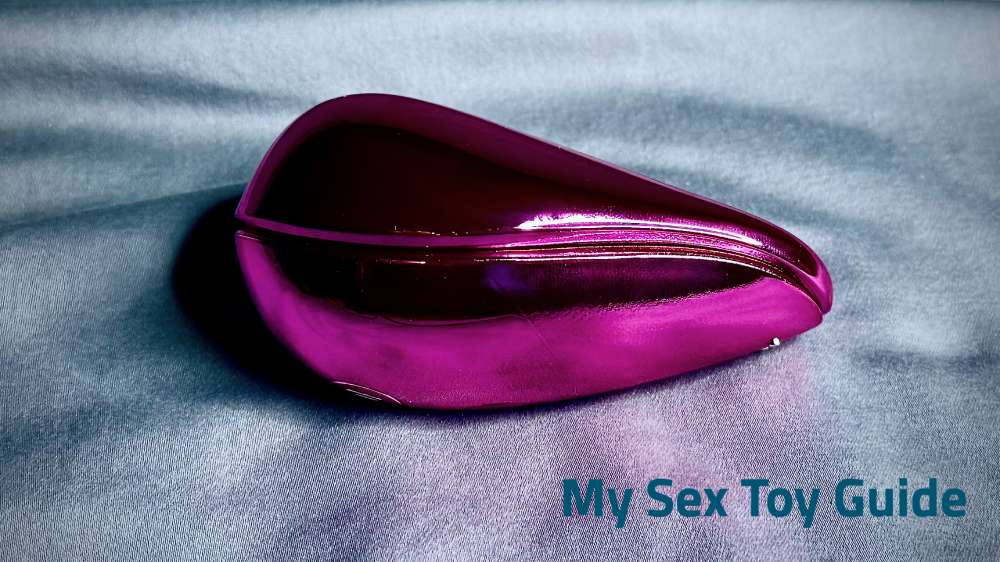 Womanizer Liberty 2 Iggy Azalea with the travel case