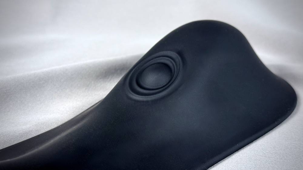 Close-up of the clitoral tapper