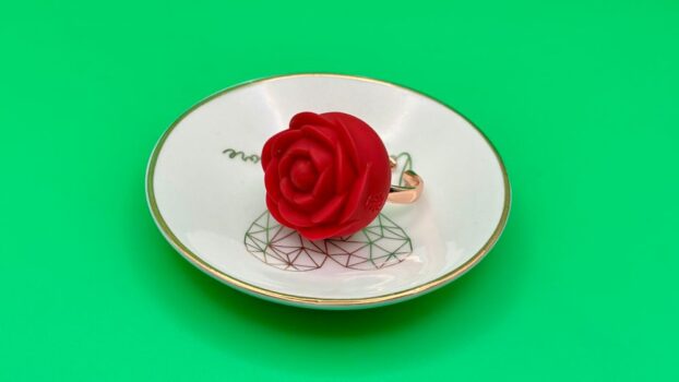 FIORE Rechargeable Vibrating Silicone Rose Ring