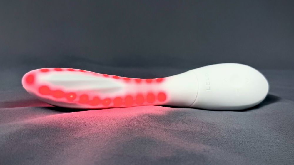 LELO Mona Spectra with the red light turned on