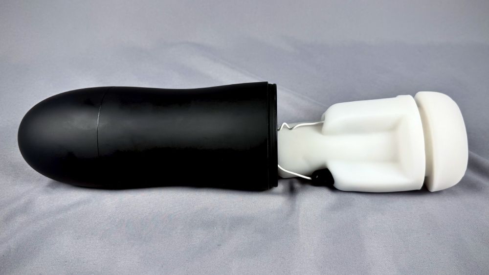 The sleeve with the two delicate wires